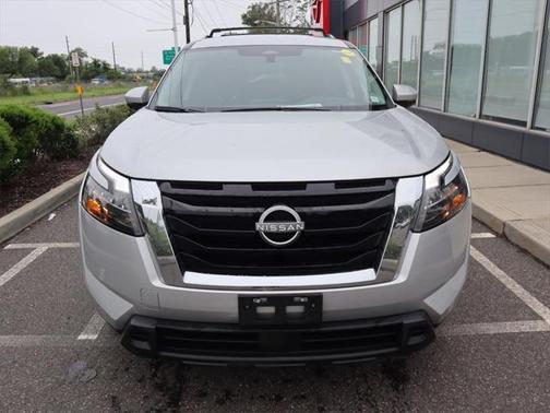 2024 Nissan Pathfinder SV 4WD