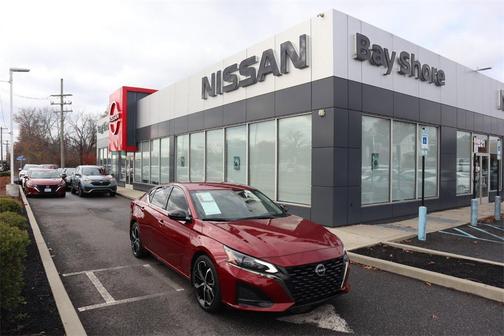 2025 Nissan Altima SR FWD