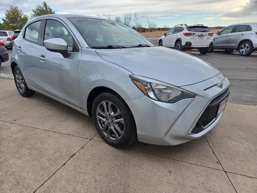 2020 Toyota Yaris Sedan LE