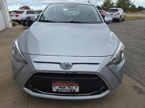 2020 Toyota Yaris Sedan LE