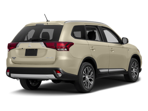 Diamond White Pearl 2018 Mitsubishi Outlander ES