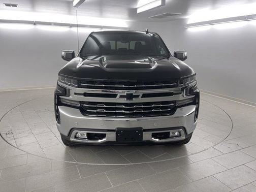 Photo 2 of 31 of 2021 Chevrolet Silverado 1500 LTZ
