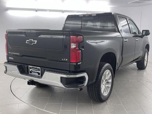 Photo 5 of 31 of 2021 Chevrolet Silverado 1500 LTZ