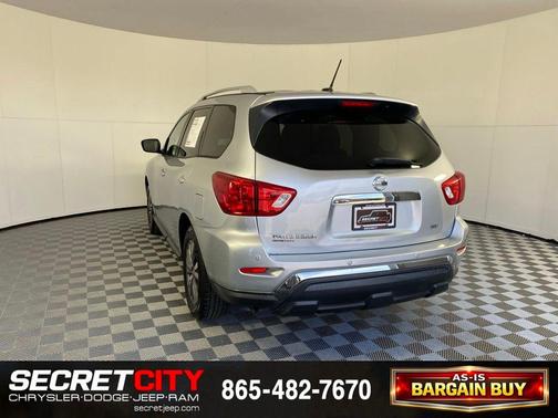 Brilliant Silver Metallic 2018 Nissan Pathfinder SV