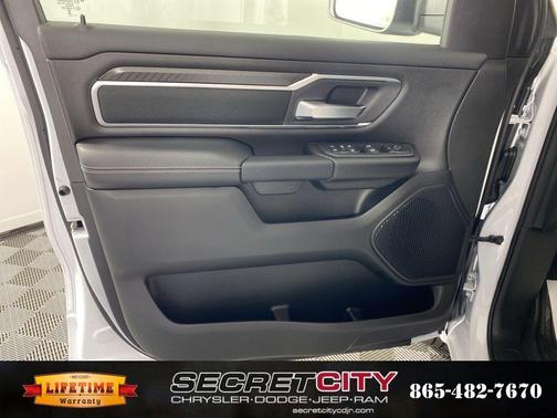 Bright White Clearcoat 2026 RAM 1500 Big Horn/Lone Star