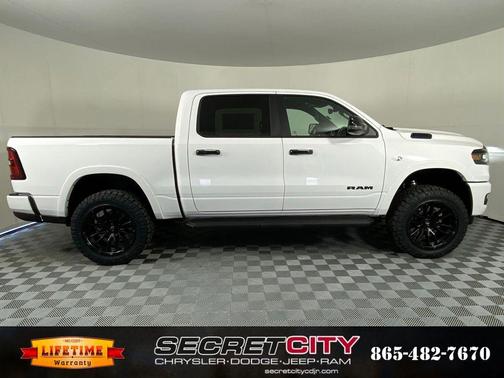 Bright White Clearcoat 2026 RAM 1500 Big Horn/Lone Star
