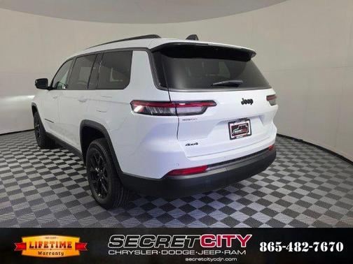 Bright White Clearcoat 2026 Jeep Grand Cherokee L Laredo