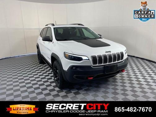 Bright White Clearcoat 2019 Jeep Cherokee Trailhawk