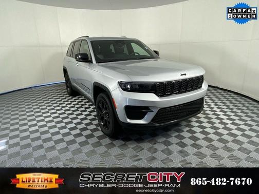 Silver Zynith 2024 Jeep Grand Cherokee Laredo