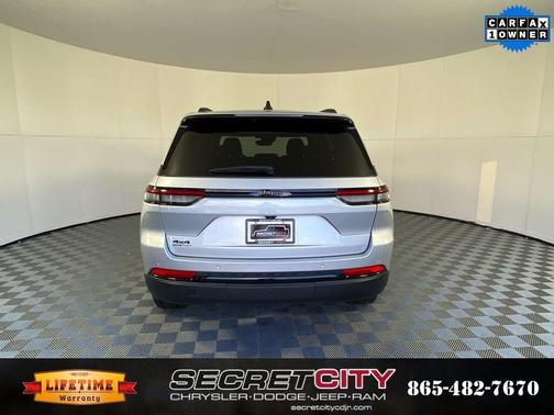 Silver Zynith 2024 Jeep Grand Cherokee Laredo