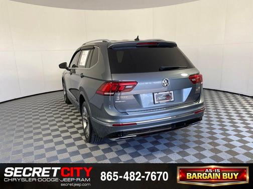 Platinum Gray Metallic 2018 Volkswagen Tiguan 2.0T SEL