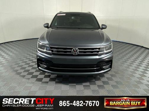 Platinum Gray Metallic 2018 Volkswagen Tiguan 2.0T SEL