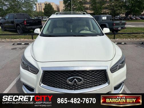 White 2017 INFINITI QX60 Base