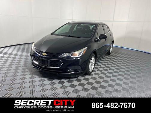 Black 2018 Chevrolet Cruze LT