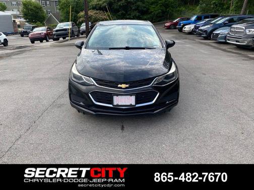 Black 2018 Chevrolet Cruze LT