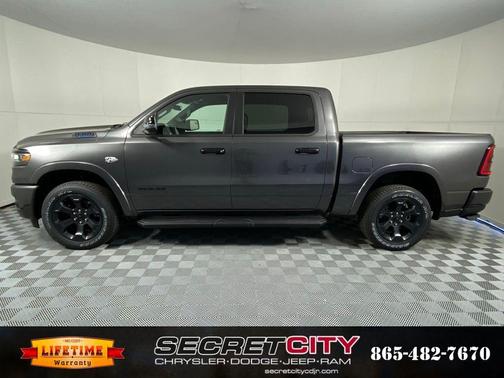 Granite Crystal Clearcoat Metallic 2026 RAM 1500 Big Horn/Lone Star