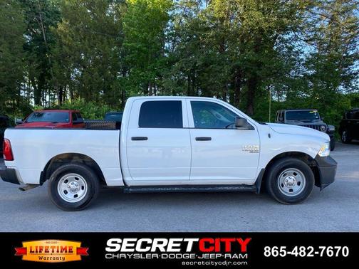 Bright White Clearcoat 2022 RAM 1500 Classic Tradesman