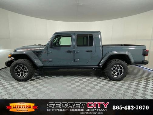 Anvil Clearcoat 2026 Jeep Gladiator Shadow Ops