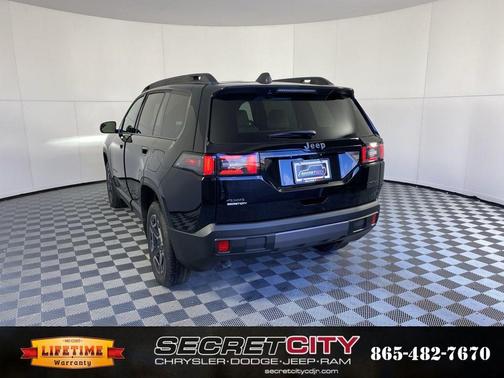 Diamond Black 2026 Jeep Cherokee LAREDO/LIMITED