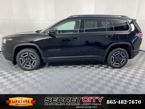 Diamond Black 2026 Jeep Cherokee LAREDO/LIMITED