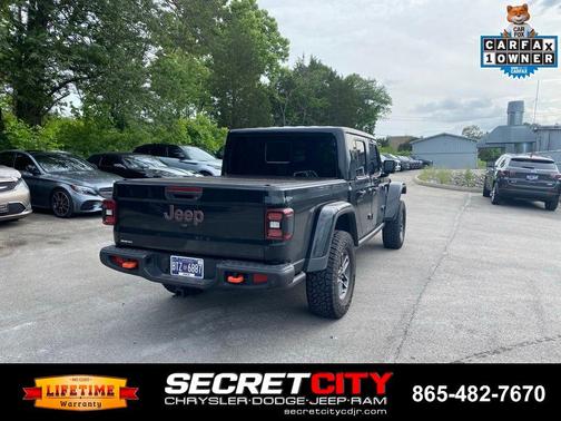 Black Clearcoat 2025 Jeep Gladiator Mojave