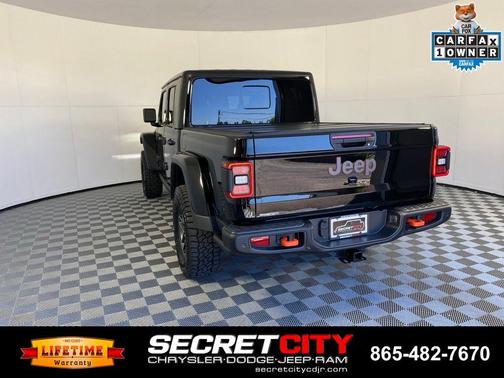 Black Clearcoat 2025 Jeep Gladiator Mojave