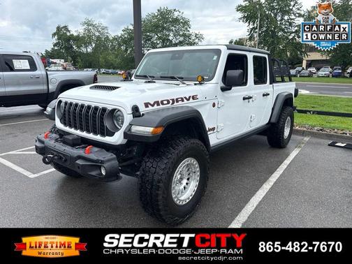 Bright White Clearcoat 2025 Jeep Gladiator Mojave