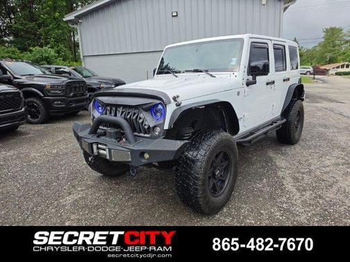 Bright White Clearcoat 2015 Jeep Wrangler Unlimited Sahara