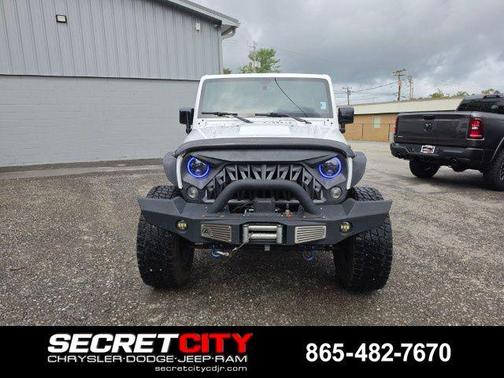 Bright White Clearcoat 2015 Jeep Wrangler Unlimited Sahara