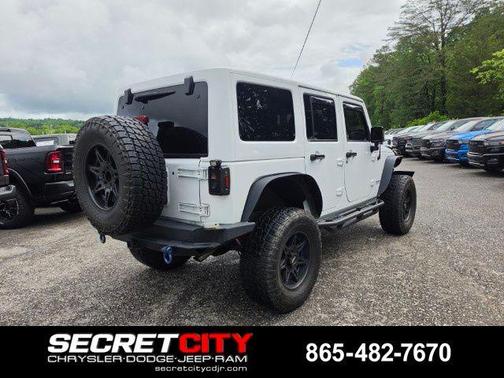 Bright White Clearcoat 2015 Jeep Wrangler Unlimited Sahara