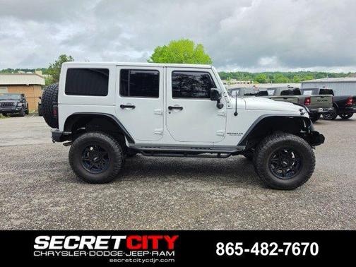 Bright White Clearcoat 2015 Jeep Wrangler Unlimited Sahara