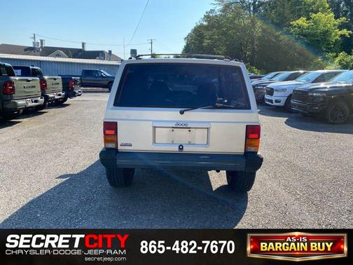 Gold 1995 Jeep Cherokee Sport