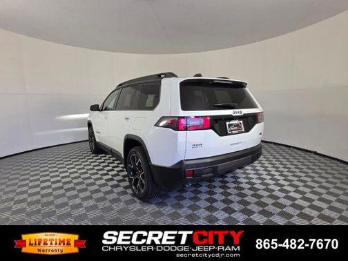 Bright White Clearcoat 2026 Jeep Cherokee Overland