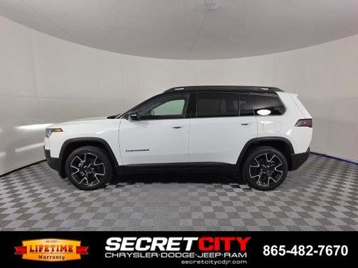 Bright White Clearcoat 2026 Jeep Cherokee Overland