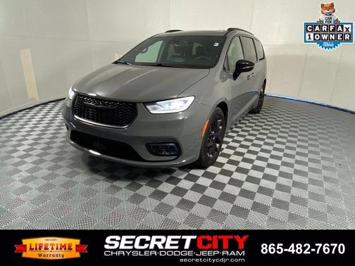 Ceramic Gray Clearcoat 2025 Chrysler Pacifica Limited