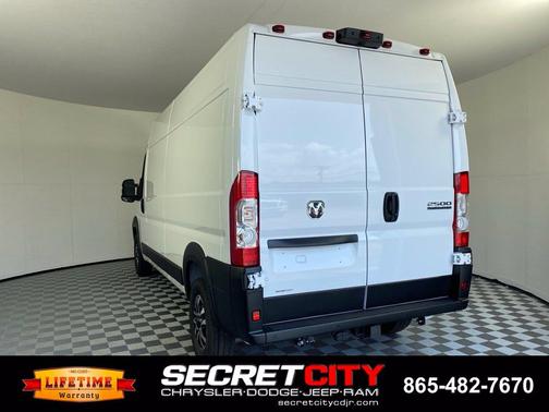 Bright White Clearcoat 2027 RAM ProMaster 2500 HIGH ROOF