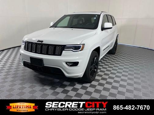 Bright White Clearcoat 2022 Jeep Grand Cherokee WK Laredo
