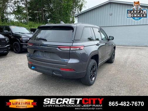Metallic 2022 Jeep Grand Cherokee 4xe Trailhawk