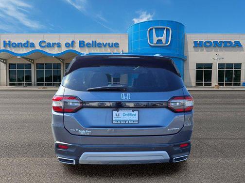 Modern Steel Metallic 2024 Honda Pilot Touring 8-Passenger