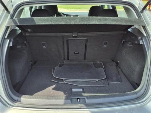 2016 Volkswagen Golf TSI S 4-Door