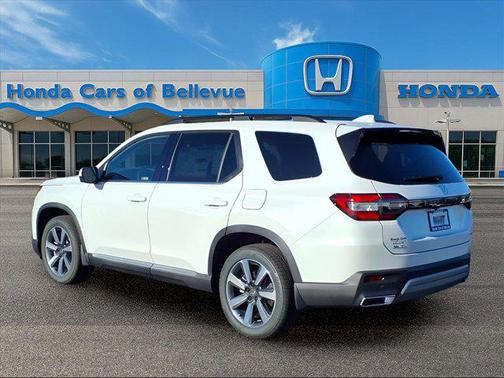2025 Honda Pilot Touring 8-Passenger
