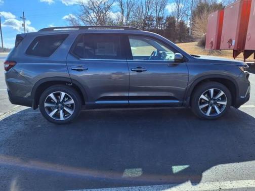2025 Honda Pilot Touring 8-Passenger