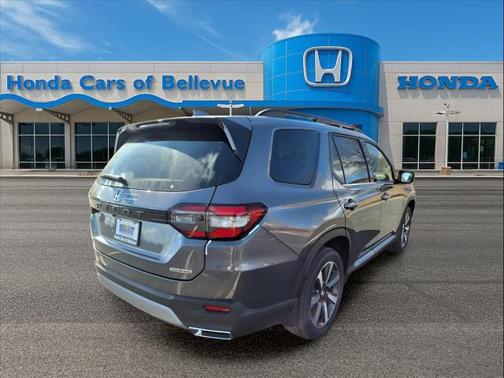 2025 Honda Pilot Touring 8-Passenger