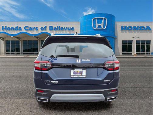 2025 Honda Pilot Touring 8-Passenger