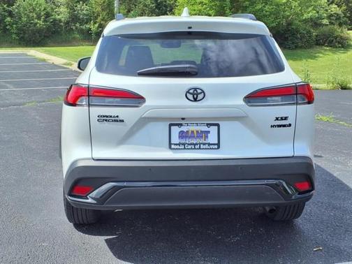 2024 Toyota Corolla Hybrid SE