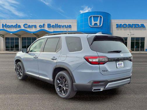 2025 Honda Pilot Touring 8-Passenger