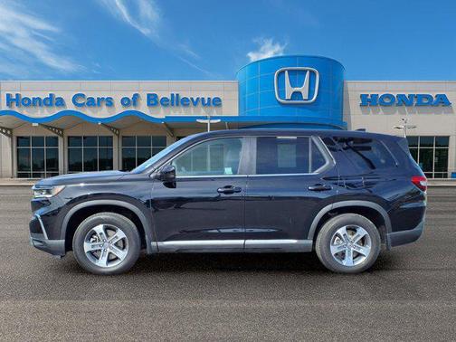 Crystal Black Pearl 2024 Honda Pilot EX-L 7 Passenger