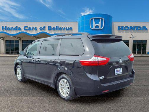 2016 Toyota Sienna XLE