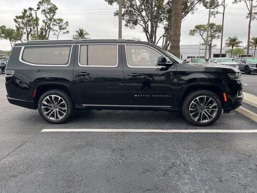 2023 Jeep Grand Wagoneer L Series III 4x4