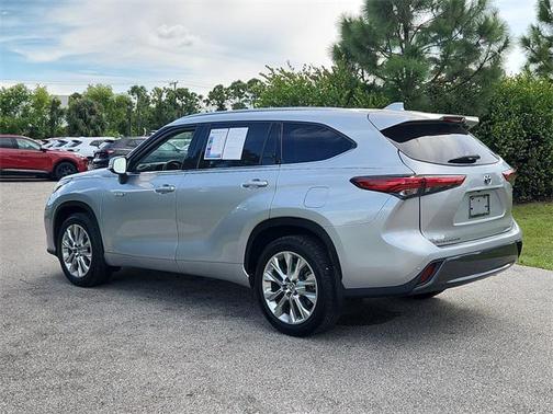 2021 Toyota Highlander Hybrid Platinum